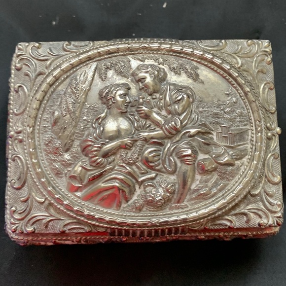 Trinket Box - Picture 1 of 3